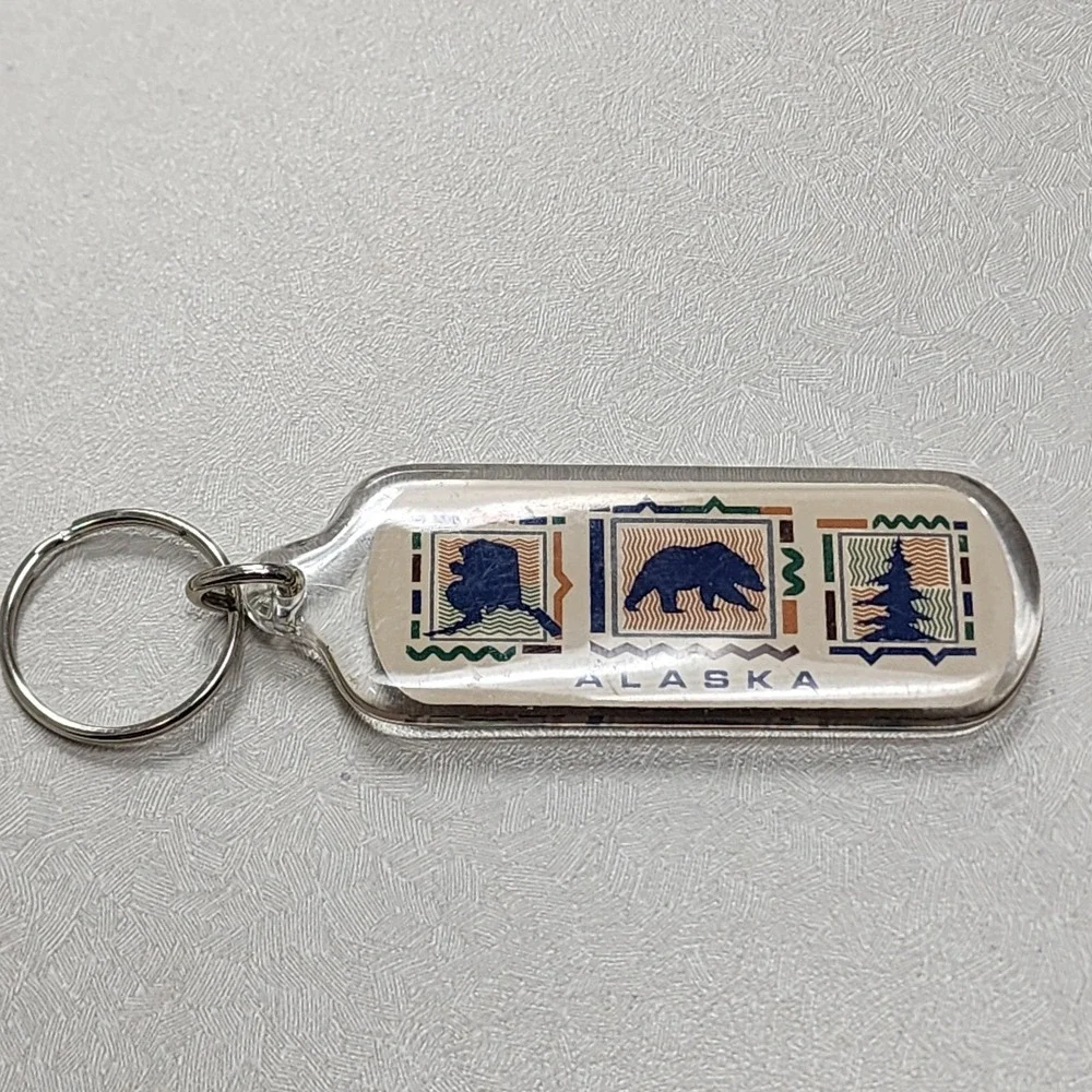Vintage Alaska USA Vacation Tree Bear State Lucite Keychain Key Ring Collectible